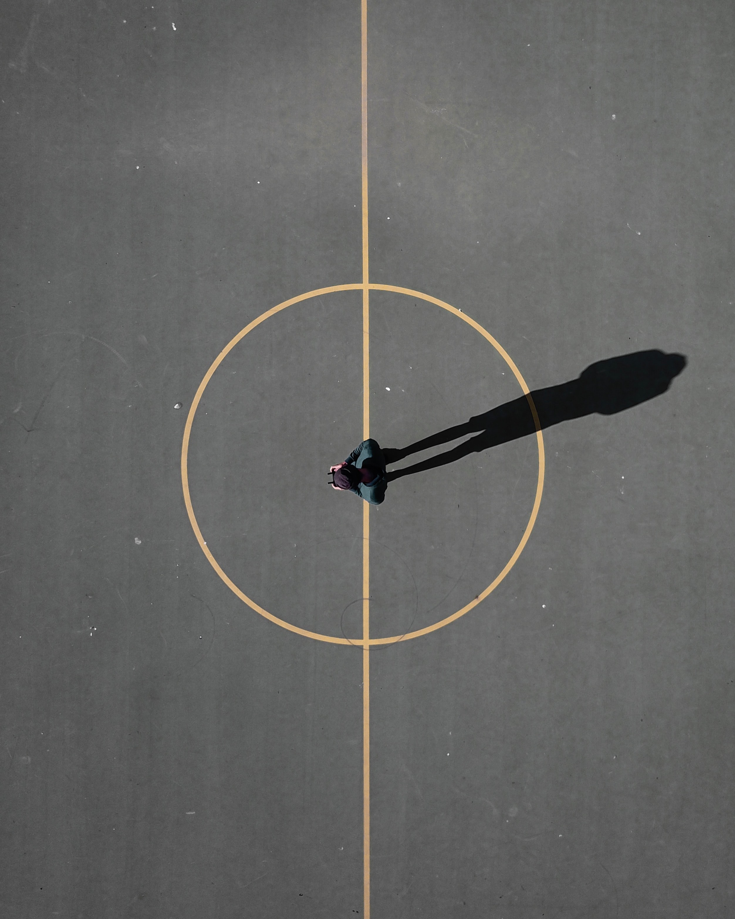 Photo d'un terrain de basket vu d'au dessus